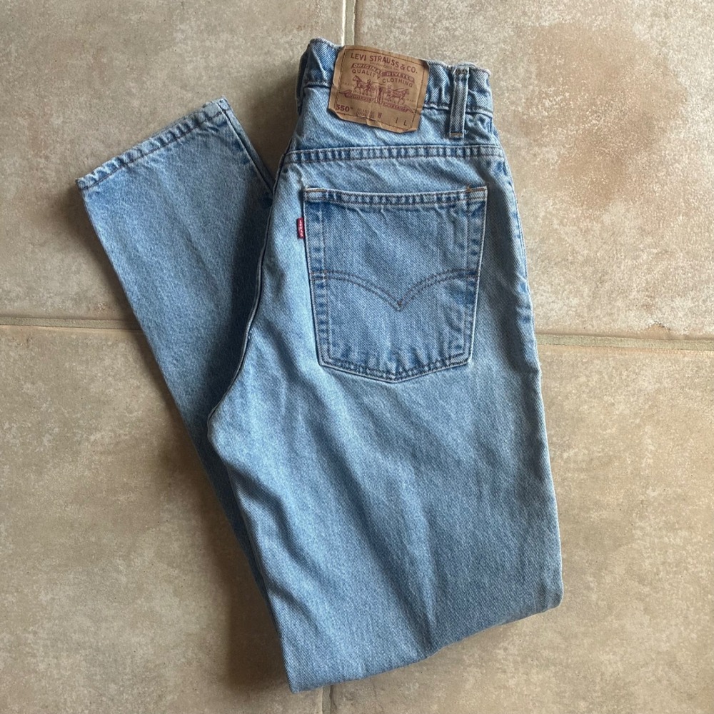 Vintage 90s USA Made Levi's 550 Relaxed Fit Tapered Leg Mom Jeans 11L light Wash